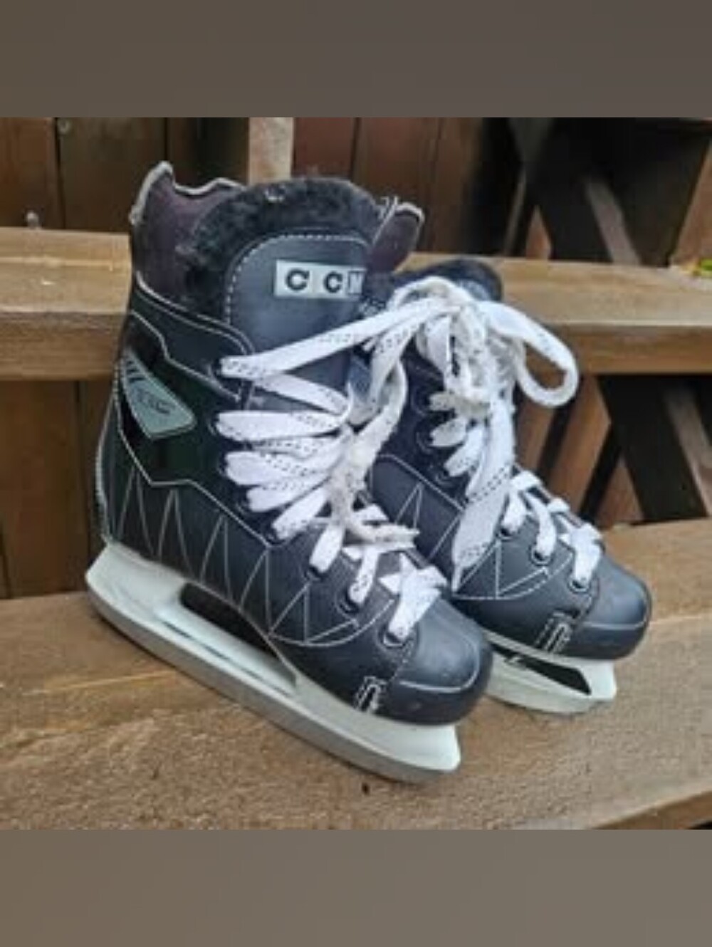 Skates CCM Intruder Child Size 1